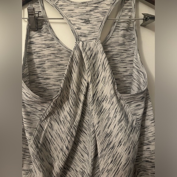 Lululemon Essential Tank Tiger Space Dye Black White Size 8 - Picture 6 of 7